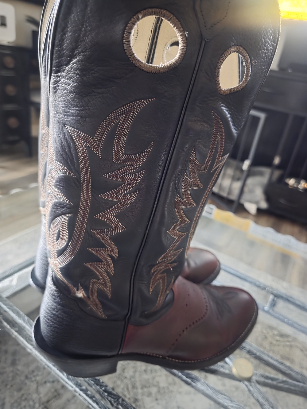 Men's Two-Tone Black and Burgundy Western Cowboy Boots - Classic Stitch Detail - Picture 2 of 3